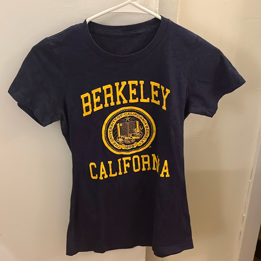 UC Berkeley t-shirt Small